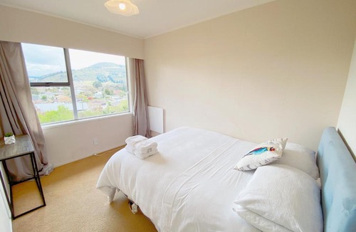 Kawaha Point Apartment | Sunshine Holiday House