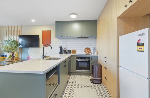 Albany Apartment | Super Chic Apt nr Albany Mall - Carpark