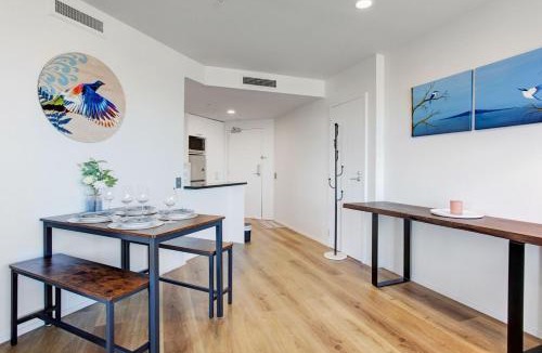 Takapuna Apartment | Super Plush Takapuna 1BR Apt Free CarPark