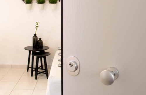 Athens City Centre Apartment | Super Stylish Apartments in Syntagma Square!