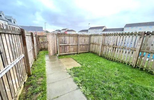 Glasgow House | Superb 3 Bed Home away from Home, 5 minutes from Glasgow Fort retail park