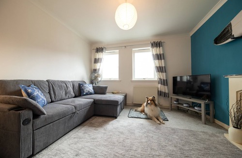 Thurso Apartment | Surfer 2Bed GF Flat Central Thurso, Parking, Full Fibre, Workspace, Pet friendly