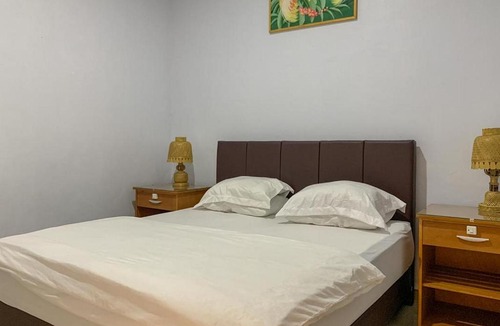 Labuhan Pandan House | Swan Homestay Near Pantai Gili Lampu RedPartner