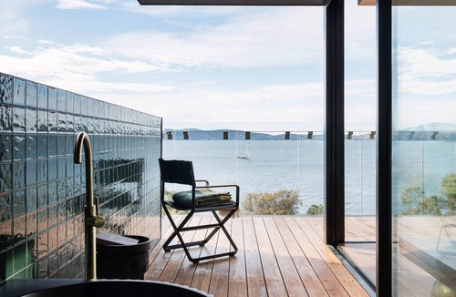 Battery Point Apartment | 'Sydney' - Waterfront penthouse in Battery Point