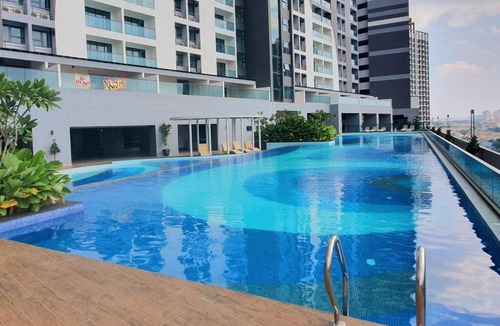 Seri Kembangan Apartment | Symphony Tower -Simfo 8- "Free Wifi, Parking, Netflix"