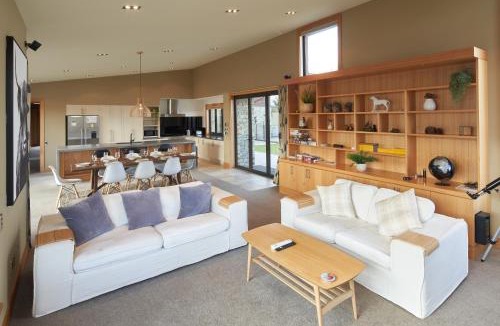 Lake Tekapo House | Takapō Retreat - Lake Tekapo