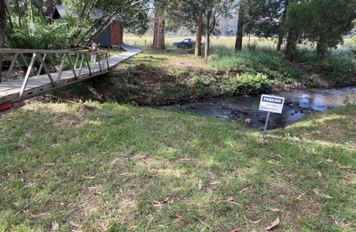 Camena Cabin | Take a break and unwind in this peaceful and relaxing bush setting n