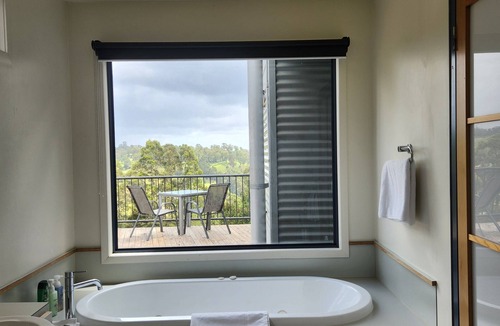 Grindelwald Apartment | Tamar Ridge Winery Apartment #5