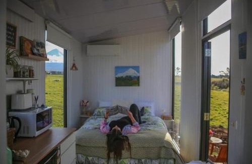 Midhirst House | Taranaki Creekside KEA by Tiny Away