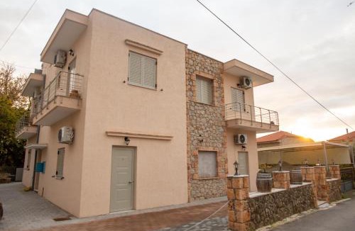 Stoupa House | Tasos Rooms