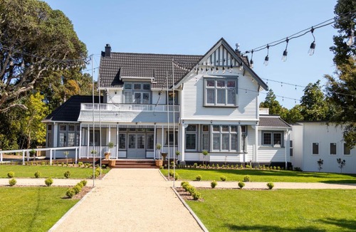 Manakau Hotel | Tatum