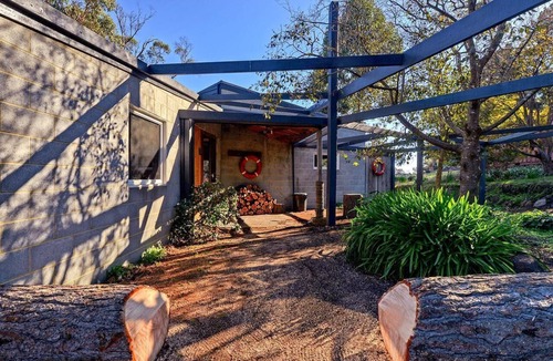 South Bruny House | Taylors Bay Cottage - Gracing the shores of Little Taylors Bay is a fisherman’s cottage with a twist, commonly known as the round house because of its unique design features.