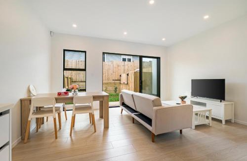 Te Atatu Peninsula Villa | Te Atatu Cozy Brand New House 4