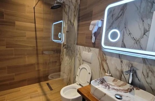 Erseke Apartment | Te bunkeri