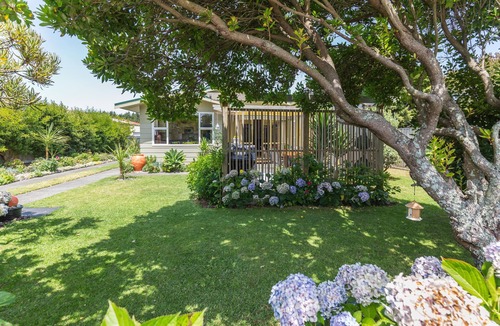 Himatangi Beach House | Te Rangimarie a fully fenced pet friendly home 20minutes walk from the beach.