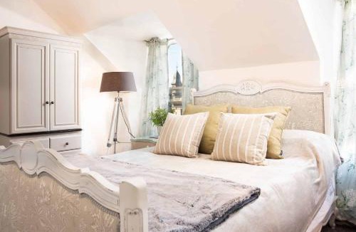 Hawick Apartment | Teviot - Town Apt Wedding guest early check in