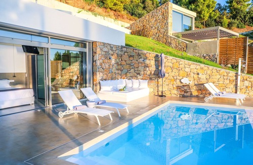 Punta Villa | Thalasses Villas Skiathos Villa Iioni 4 People Villa Beachfront