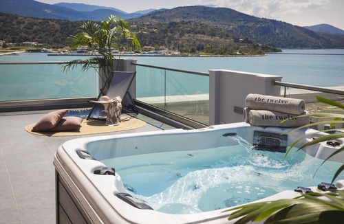 Argostoli Town House | The 360ᵒ Loft/60m²- Outdoor Spa bath/Spacious living area