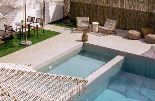 Chrisi Akti Apartment | The 8 Keys