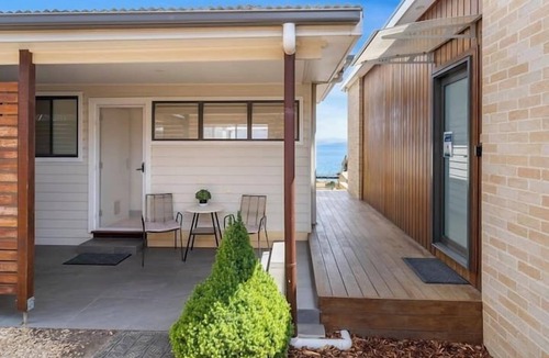 Kingborough House | 'The Alonnah' Beach House - Main House Only