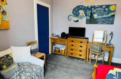 Dalbeattie Bed & Breakfast | The Art Bank