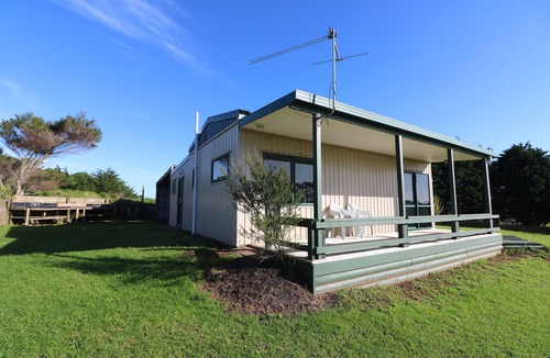 Far North District Cottage | 'The Bach' Relaxed Holiday Accommodation Kaimaumau