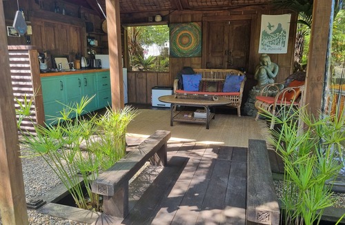 Coromandel Cabin | The Bali Room-Part of Coromandel Eco Sanctuary. Pet Friendly/Wi-Fi/Chimenea Fire