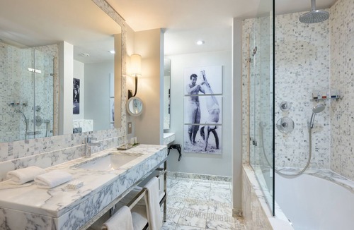 New Town Hotel | The Balmoral Hotel