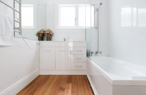 West Launceston House | The Basin Cottage