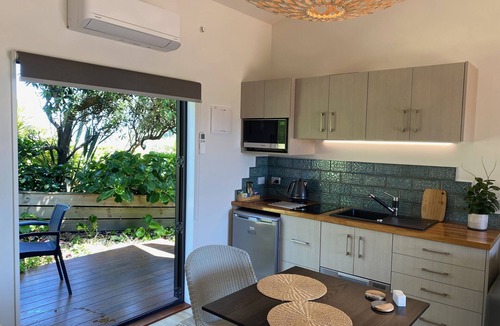 Cape Foulwind Cabin | The Bay House Beachfront Accommodation