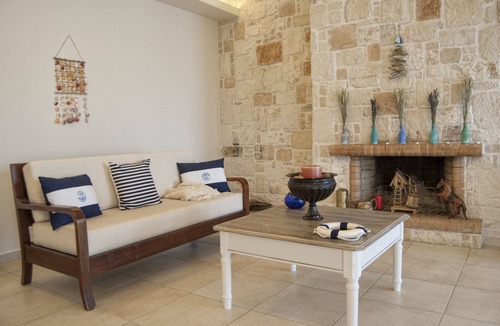 Lygaria Apartment | The Beachfront apartment is part of the Villa Omega complex at Lygaria Beach. En
