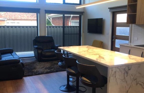 Kings Meadows Apartment | The Blaydon Collection 2BR Superior & Luxe Villas Free Parking Free Wifi Courtyard Launceston