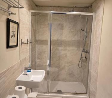 Tollcross House | The Braveheart House