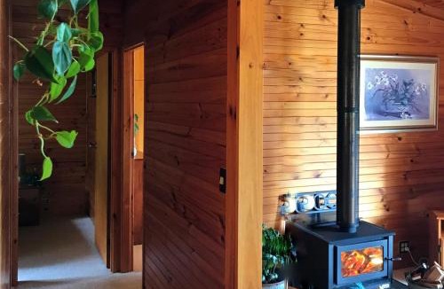 Lunawanna House | The Cabin By the Sea - Cosy Waterfront Getaway