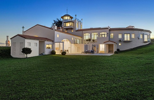 Sefton House | THE CASTLE SUITE - SEFTON HOLIDAY HOME in North Canterbury
