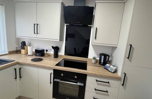 Wick Apartment | The Den-NC500 Apartment-Sleeps 4