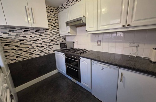 Tollcross House | The East End Gateway Minutes to City & Loch Lomond