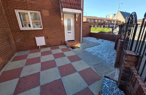 Tollcross House | The East End Gateway Minutes to City & Loch Lomond