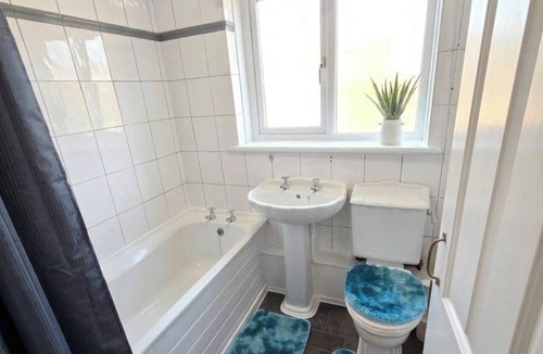 Tollcross House | The East End Gateway Minutes to City & Loch Lomond