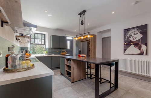 Buchlyvie House | The Farmhouse, Decadently chic farmhouse & hot tub
