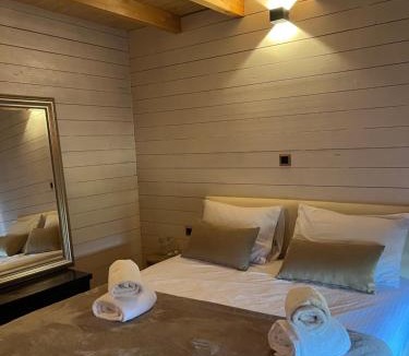 Vlacherna House | The Farmhouse