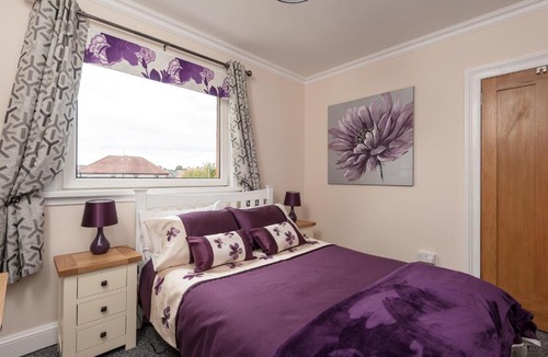 Restalrig Apartment | The Findlay Gardens Residence