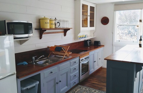 Branxholm Apartment | The Gardener's Cottage on Warrentinna