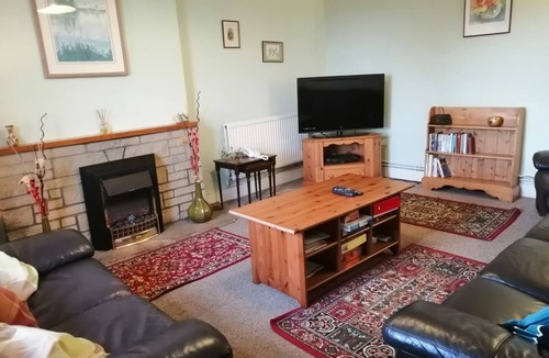 Biggar Cottage | The Gardener's House, Charming Red Brick Cottage with Stunning Views of Tinto – Family and Pet Frien