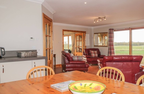 Invergordon Cottage | THE GLEBE, pet friendly, with open fire in Invergordon