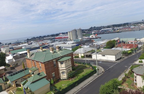 Devonport Hotel | The Grand on Macfie
