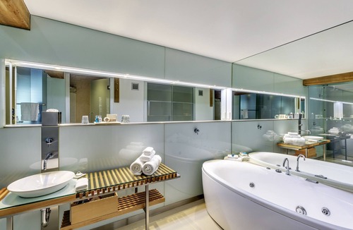 Sullivan's Cove Hotel | The Henry Jones Art Hotel