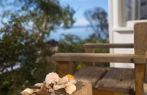 Swansea House | The Hideaway at Swansea - absolute beachfront
