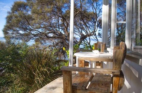 Swansea House | The Hideaway at Swansea - absolute beachfront