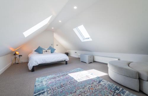 Newmilns Villa | The Hideaway - Farm Stay with hottub, pool table and outdoor cinema